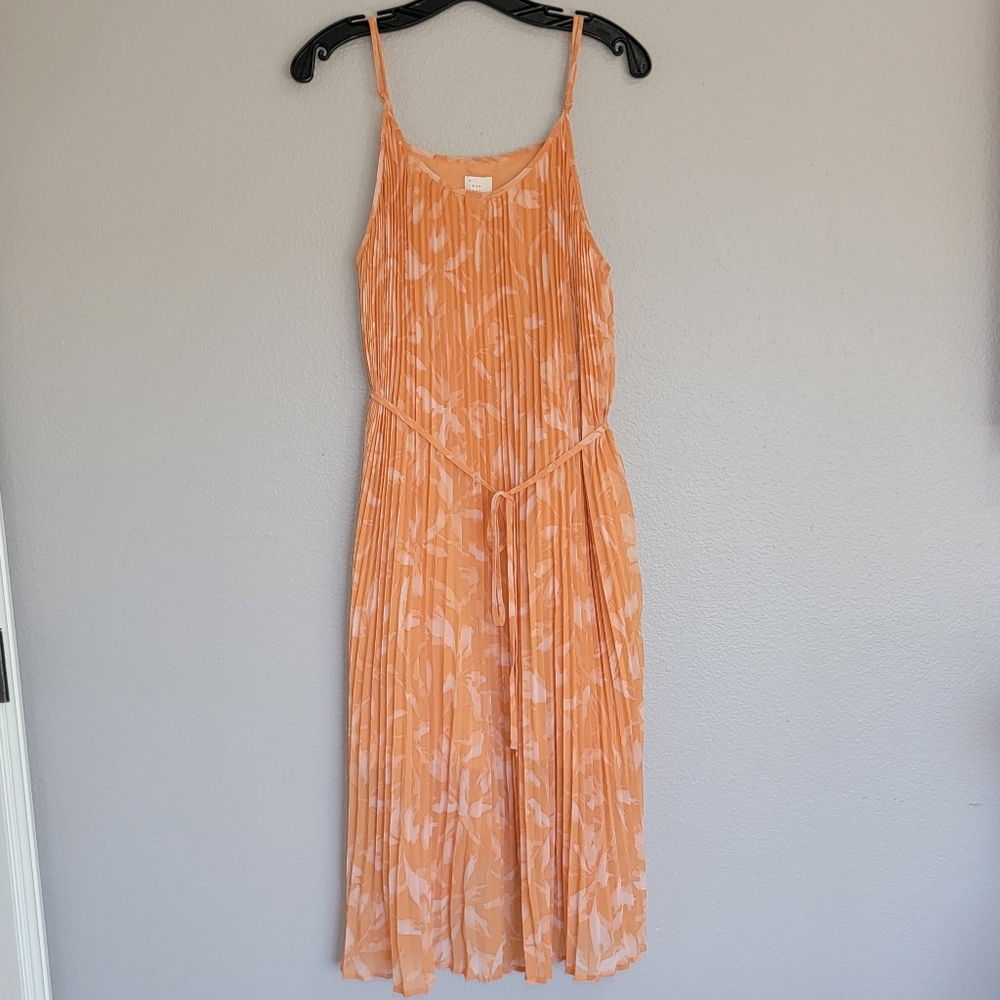 A NEW DAY JUNIOR ORANGE ACCORDION PLEATED DRESS/  XXL.